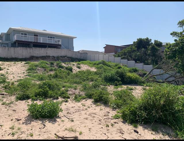 700M² VACANT LAND FOR SALE IN PARADISE BEACH